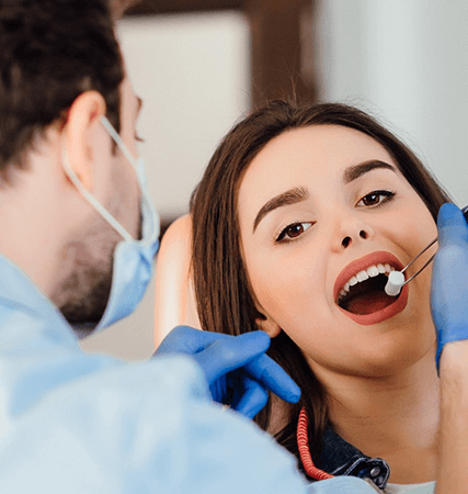 girl with sunglasses in the nature